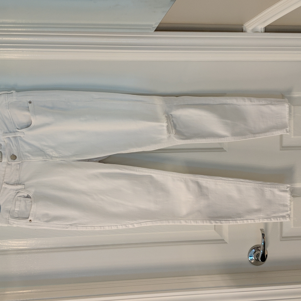 White Old Navy Rockstar Skinny Jeans